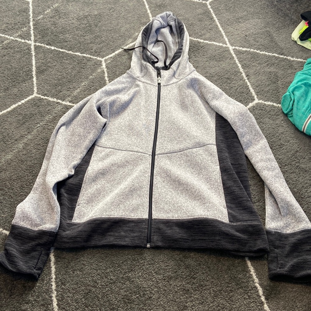 Like new tek gear zip up hoodie